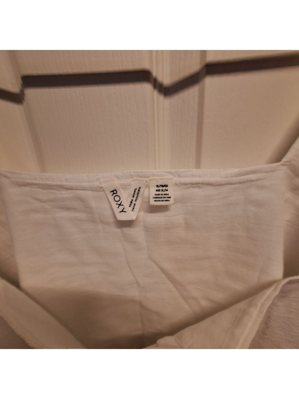 Roxy White Cropped Sleeveless Blouse XL - Picture 3 of 4